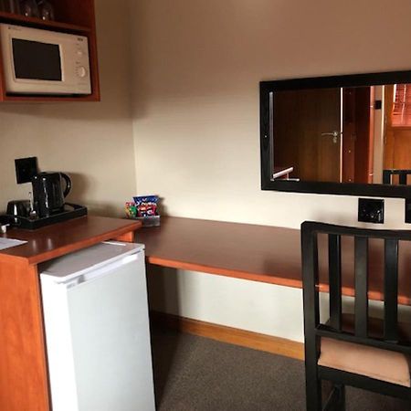 A La Martha'S Air-Port Guest House Port Elizabeth Luaran gambar