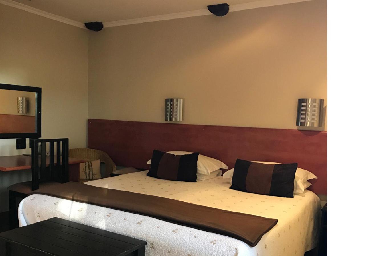 A La Martha'S Air-Port Guest House Port Elizabeth Luaran gambar