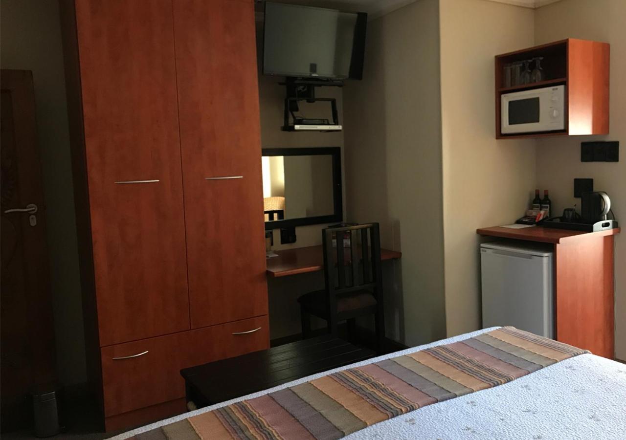 A La Martha'S Air-Port Guest House Port Elizabeth Luaran gambar
