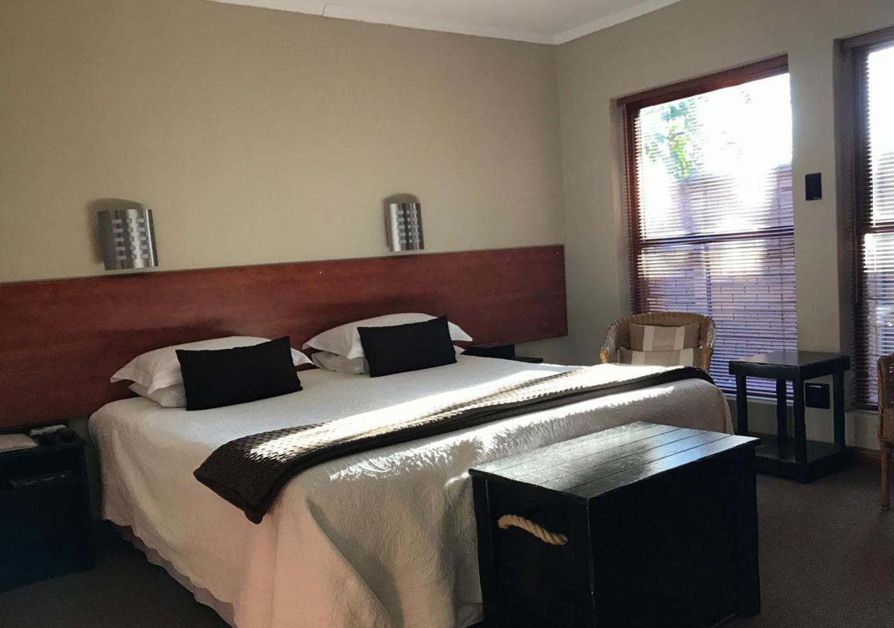 A La Martha'S Air-Port Guest House Port Elizabeth Luaran gambar