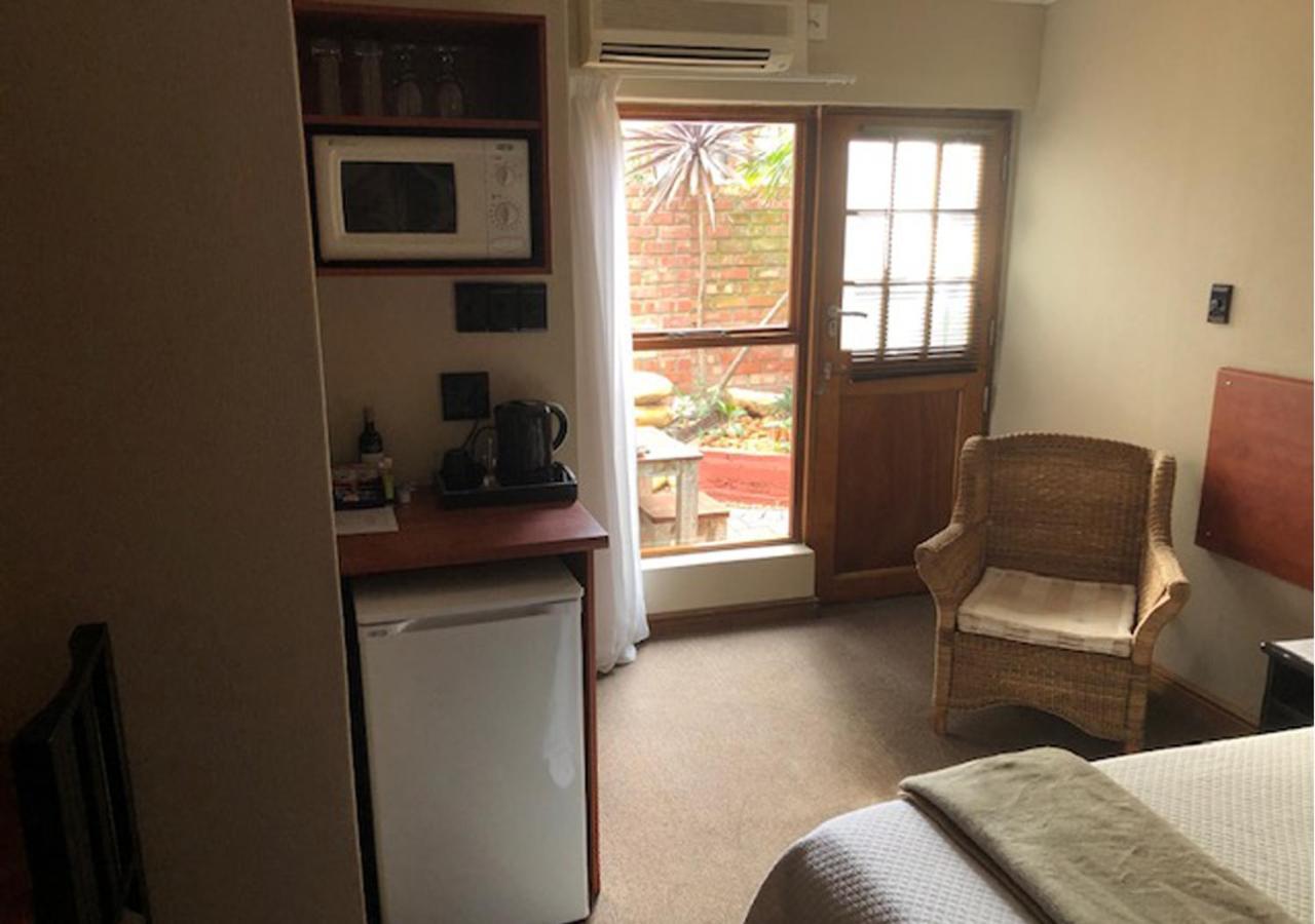 A La Martha'S Air-Port Guest House Port Elizabeth Luaran gambar